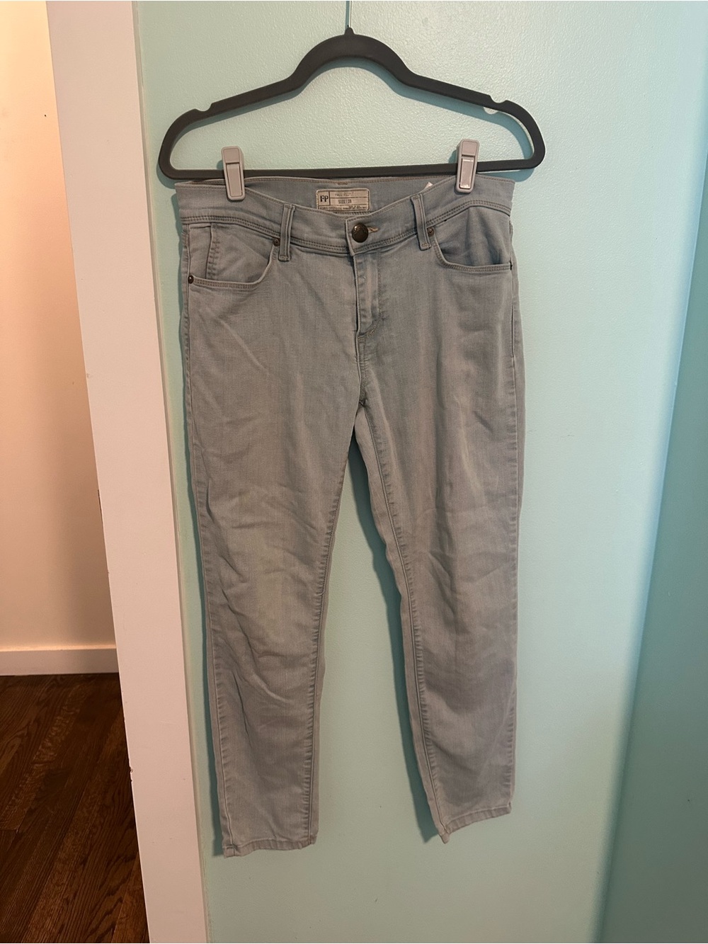 Free People Light Blue Skinny Jeans Size 28